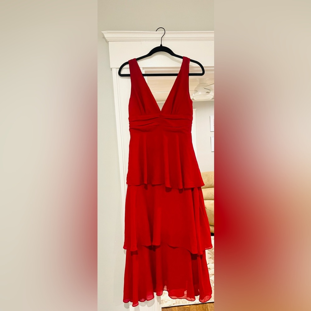 Lulus red “celebration time” sleeveless tiered midi dress! Size small.